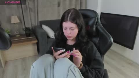 esteria online show from 12/03/24, 06:49