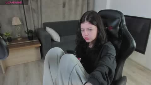 esteria online show from 12/04/24, 12:19