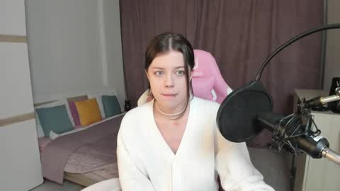 esteria online show from 12/29/24, 09:20