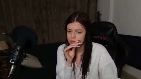 esteria online show from 01/11/25, 02:20