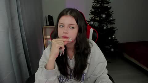 esteria online show from 01/12/25, 03:07