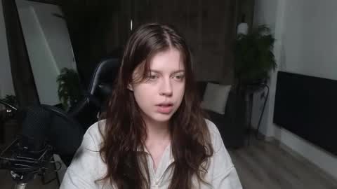 esteria online show from 10/16/25, 10:22