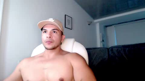 Snapshot of esteban_de_louise chatting on 01/30/25, 11:13 ESTEBAN online show from 01/30/25, 11:13