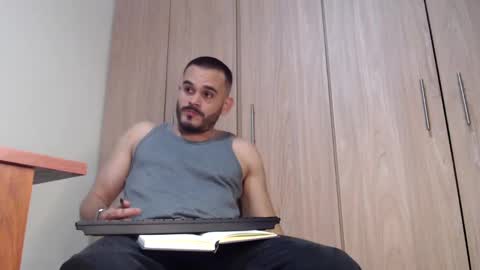 Esteban Fernandez online show from 02/15/25, 09:04