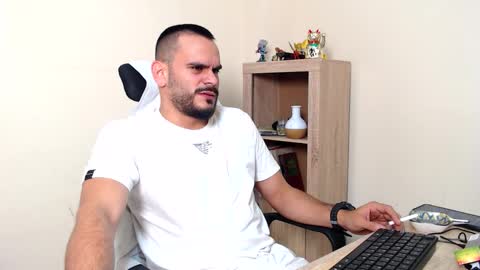 Esteban Fernandez online show from 02/11/26, 01:21