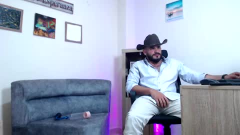 Esteban Fernandez online show from 04/18/26, 06:39