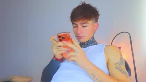 Esteban independent model online show from 12/19/25, 01:29