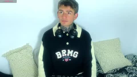 Snapshot of estebanchar_ chatting on 07/04/26, 07:53 Esteban independent model online show from 07/04/26, 07:53