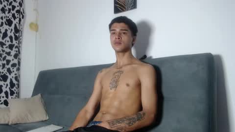 Snapshot of estebanjm22 chatting on 05/08/26, 11:15 Esteban online show from 05/08/26, 11:15