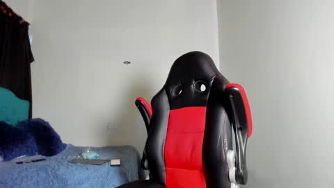 Snapshot of estebanlobo chatting on 11/17/25, 09:31 estebanlobo online show from 11/17/25, 09:31