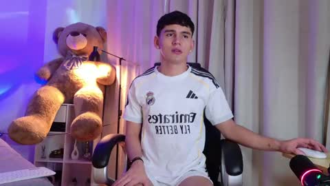 Snapshot of estebanperez_ chatting on 05/22/26, 11:49 Esteban online show from 05/22/26, 11:49