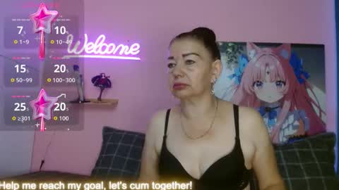 estefania_344 online show from 10/13/25, 01:44