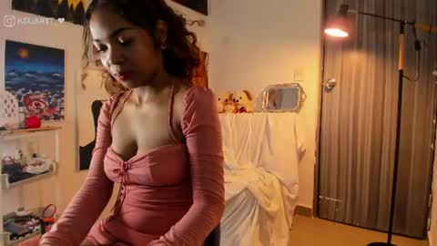Snapshot of estefy_arroyo1 chatting on 07/24/26, 01:14 estefy_arroyo1 online show from 07/24/26, 01:14