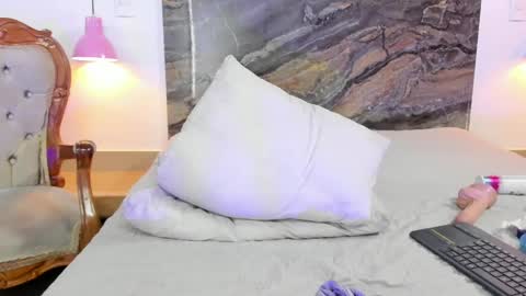 Snapshot of estefy_gomez1 chatting on 03/02/25, 09:42 Stefy online show from 03/02/25, 09:42