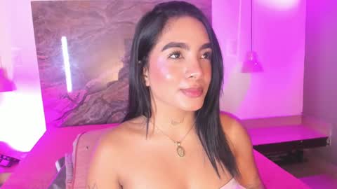 Snapshot of estefy_gomez1 chatting on 03/05/25, 06:33 Stefy online show from 03/05/25, 06:33