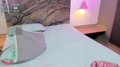 Snapshot of estefy_gomez1 chatting on 03/11/25, 06:43 Stefy online show from 03/11/25, 06:43