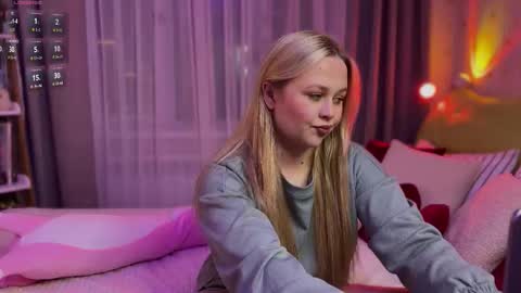 Estella online show from 03/06/26, 11:12