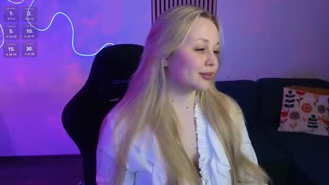 Estella online show from 03/23/26, 07:29