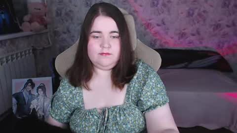 Snapshot of estelle_hicks chatting on 06/05/26, 07:19 estelle_hicks online show from 06/05/26, 07:19