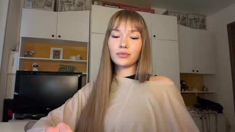 estellezdebski online show from 05/30/26, 11:51