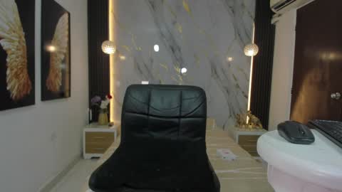Snapshot of estephany_doll chatting on 12/17/24, 12:45 Estephany online show from 12/17/24, 12:45