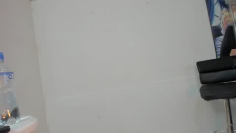 Snapshot of estephany_doll chatting on 01/04/25, 02:46 Estephany online show from 01/04/25, 02:46