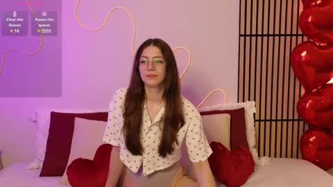 Ester online show from 02/12/25, 09:54