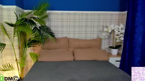 Ester online show from 10/07/25, 07:38