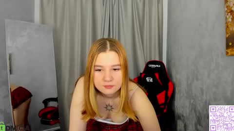 Ester online show from 11/09/25, 12:53