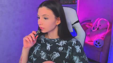 Snapshot of estercollins chatting on 01/01/25, 11:51 Ester online show from 01/01/25, 11:51