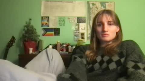 Snapshot of esthergreyplus chatting on 01/28/25, 02:43 Esther Grey online show from 01/28/25, 02:43