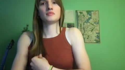 Snapshot of esthergreyplus chatting on 01/28/25, 09:29 Esther Grey online show from 01/28/25, 09:29