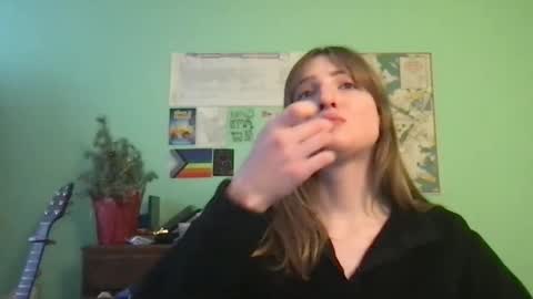 Snapshot of esthergreyplus chatting on 02/02/25, 09:02 Esther Grey online show from 02/02/25, 09:02