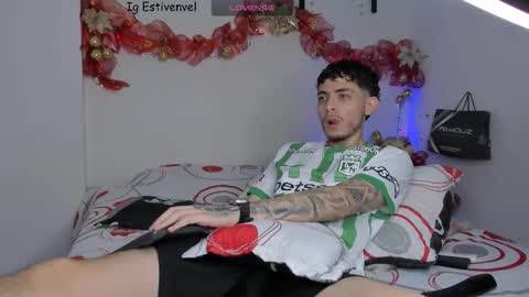 estivenvel online show from 11/23/25, 02:28