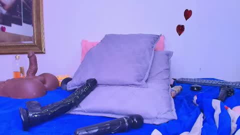 Estrella online show from 02/22/25, 06:08