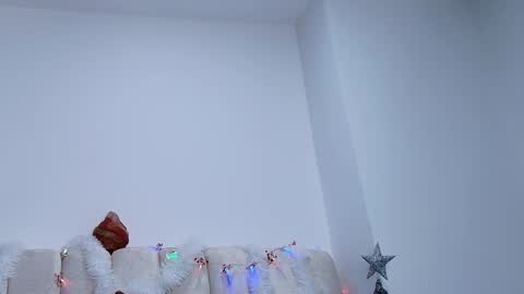 Estrella online show from 12/17/25, 12:00