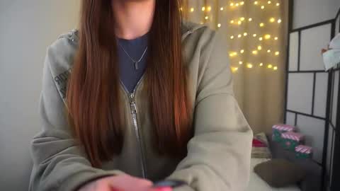 Anna  online show from 12/15/25, 08:24