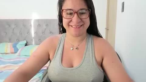 Snapshot of estrellajunior chatting on 05/13/26, 11:40 estrellajunior online show from 05/13/26, 11:40