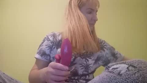 Snapshot of estrellawalters chatting on 12/01/24, 04:51 estrellawalters online show from 12/01/24, 04:51