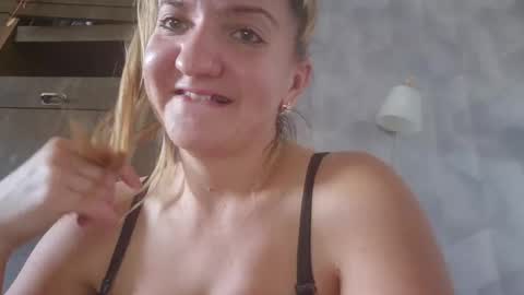 Snapshot of estrellawalters chatting on 09/12/25, 10:59 estrellawalters online show from 09/12/25, 10:59