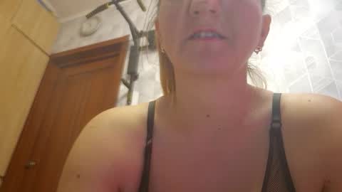 Snapshot of estrellawalters chatting on 09/30/25, 07:35 estrellawalters online show from 09/30/25, 07:35