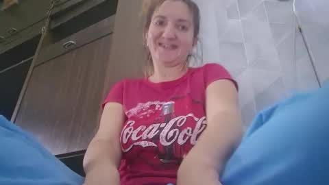 Snapshot of estrellawalters chatting on 12/15/25, 08:18 estrellawalters online show from 12/15/25, 08:18