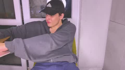 Snapshot of estremecerse chatting on 07/26/26, 07:10 Alex online show from 07/26/26, 07:10