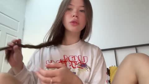 Snapshot of eternal_infinite chatting on 10/31/25, 01:45 nika 3 online show from 10/31/25, 01:45