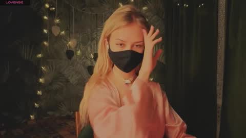 Snapshot of eternalophelia chatting on 02/16/26, 11:23 Sophia online show from 02/16/26, 11:23