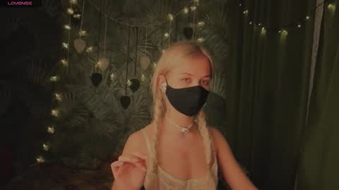 Snapshot of eternalophelia chatting on 03/05/26, 10:17 Sophia online show from 03/05/26, 10:17