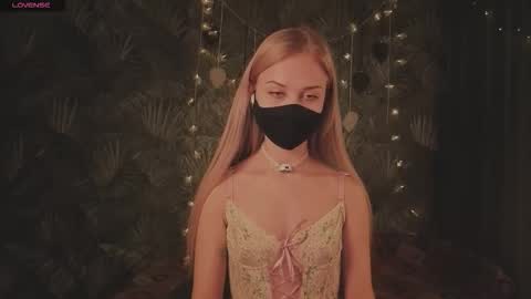 Snapshot of eternalophelia chatting on 03/13/26, 10:05 Sophia online show from 03/13/26, 10:05