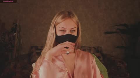 Sophia online show from 04/20/26, 10:22