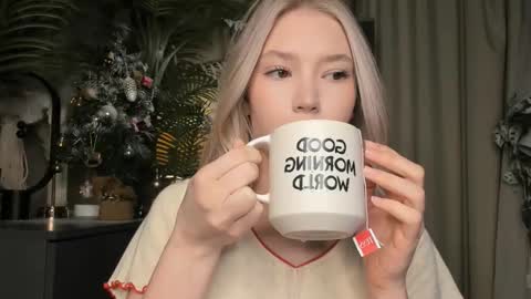 Natalie online show from 12/21/25, 05:36