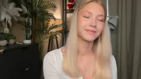 Natalie online show from 07/10/26, 06:39